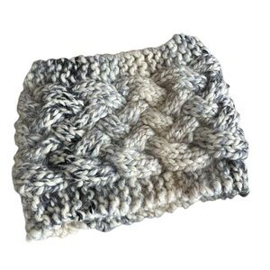 Chunky Knit Infinity Scarf - Gray and Cream